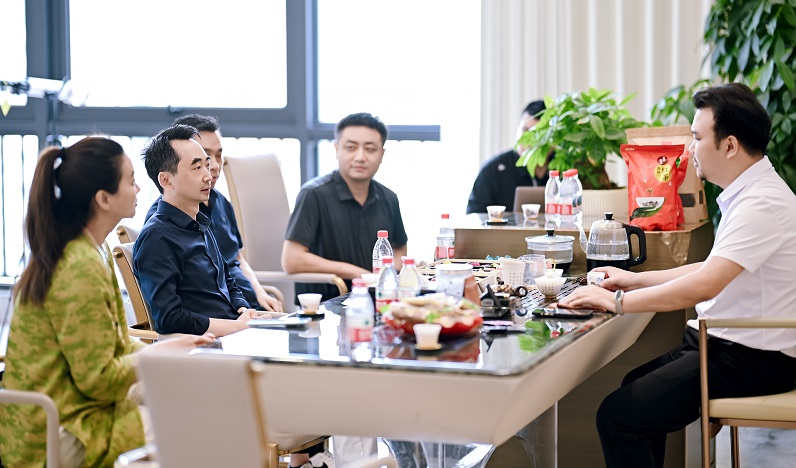 著名企業(yè)顧問劉潤走進(jìn)松普智能，關(guān)注uv印刷設(shè)備如何借京東智谷”上樓進(jìn)化“(圖4)